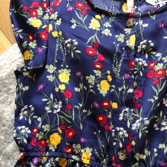 Girl’s satin jumpsuit - Picture 3 of 3